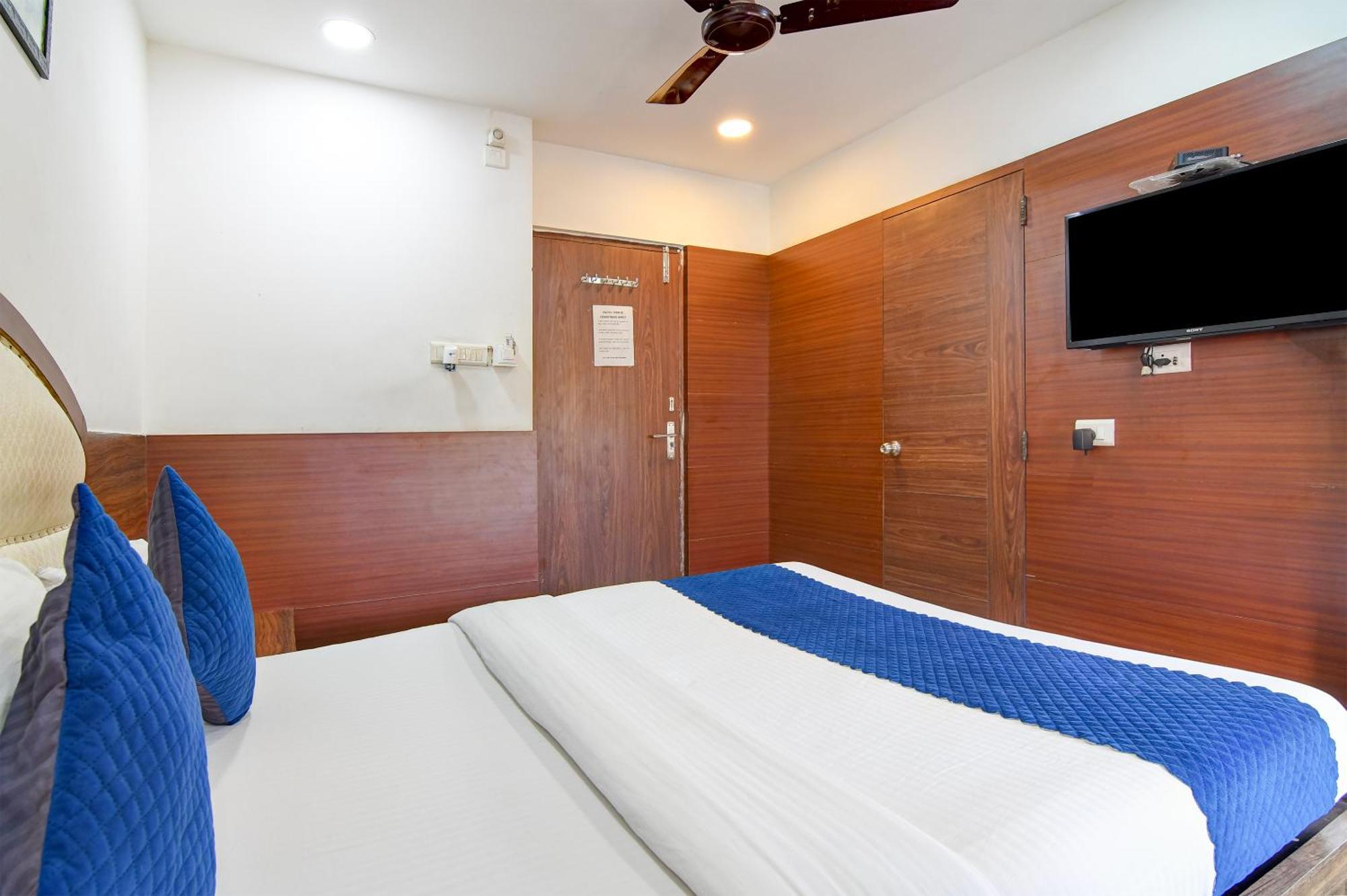 Hotel Q Inn كولكاتا المظهر الخارجي الصورة
