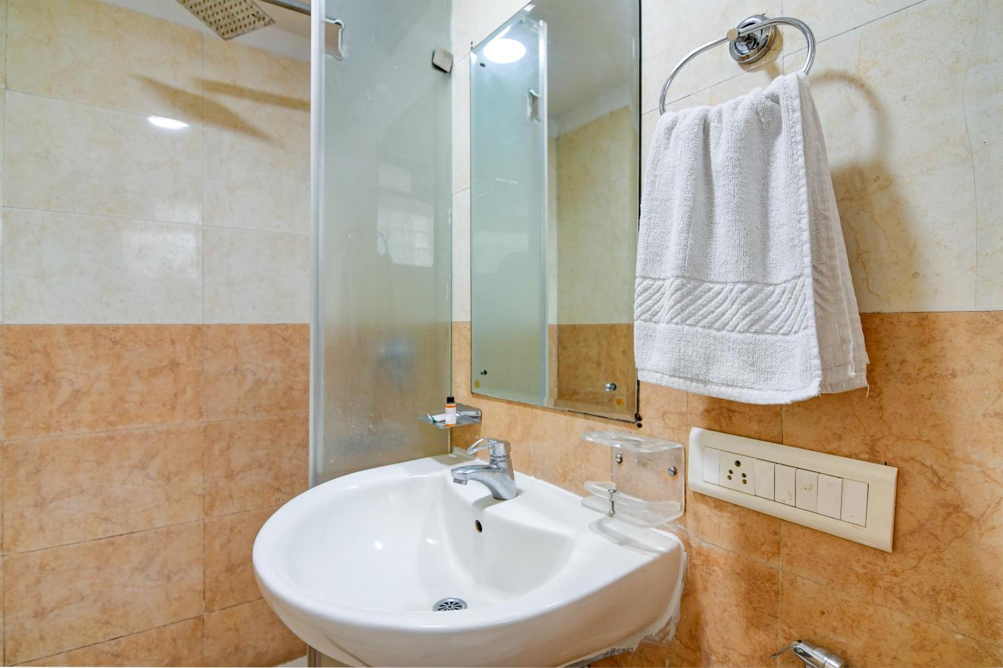 Hotel Q Inn كولكاتا المظهر الخارجي الصورة